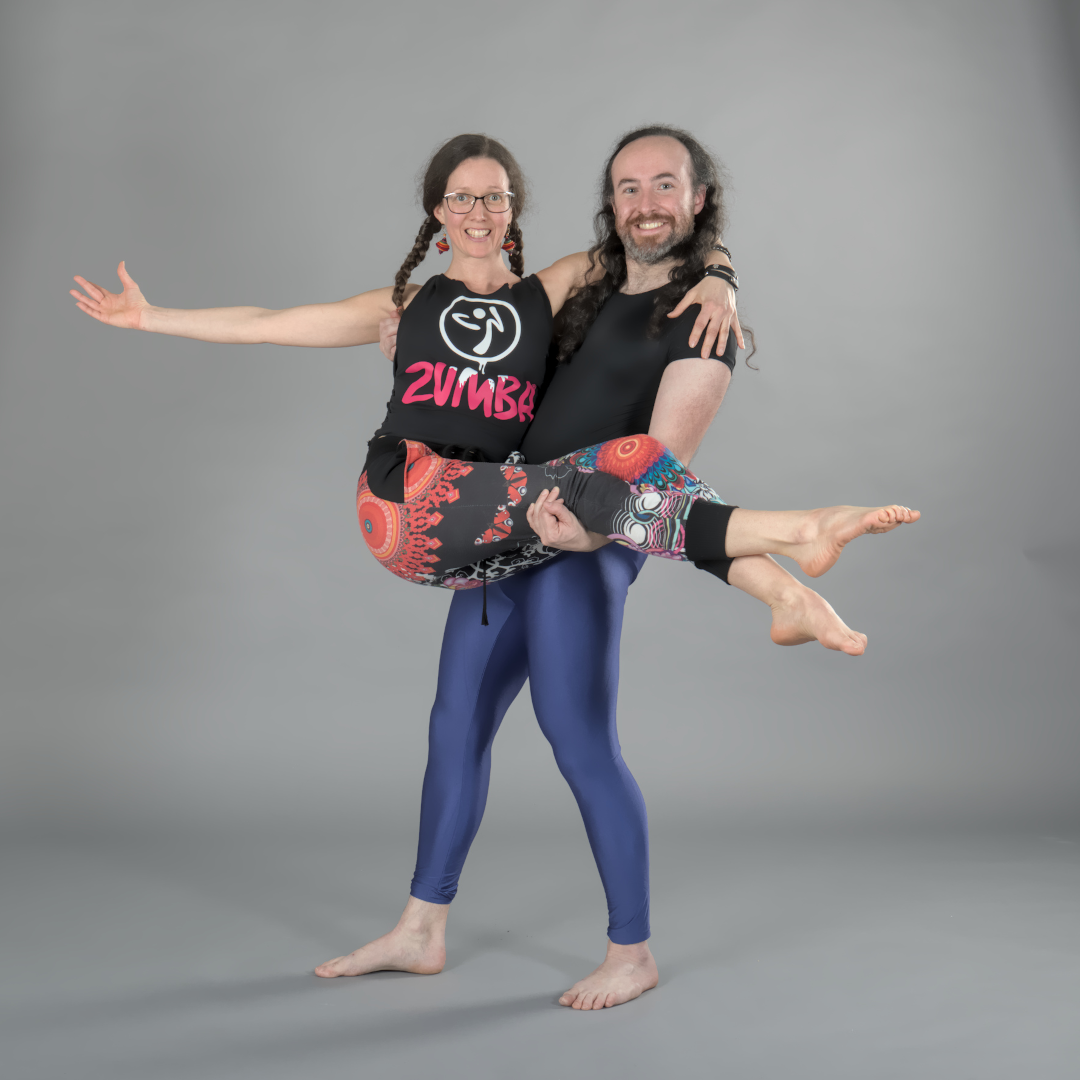 Studiofoto von Bianca und Adrian in Acro-Position