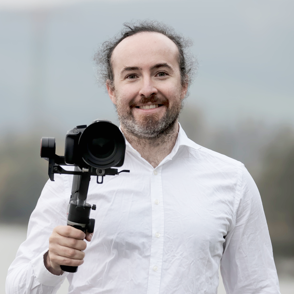 Adrian Fuchs mit Kamera